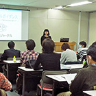 出発前の最終ガイダンスの様子の写真