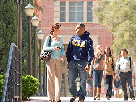 2016年度　夏休みカナダ語学研修奨学生決定　大学生対象　名門大学UCLAでひと夏を過ごすUCLA付属集中英語コース